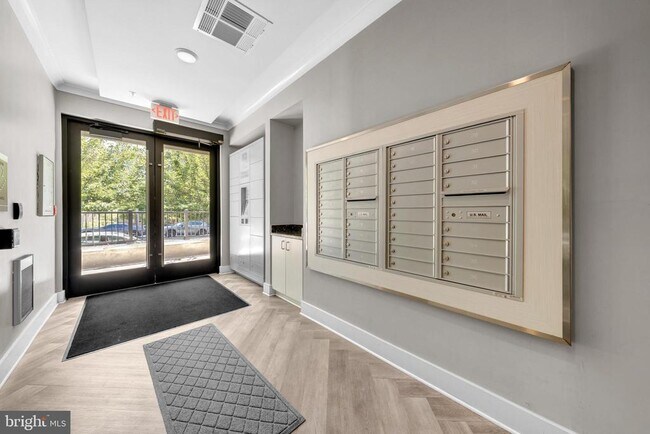 Foto del edificio - 11200 Reston Station Blvd