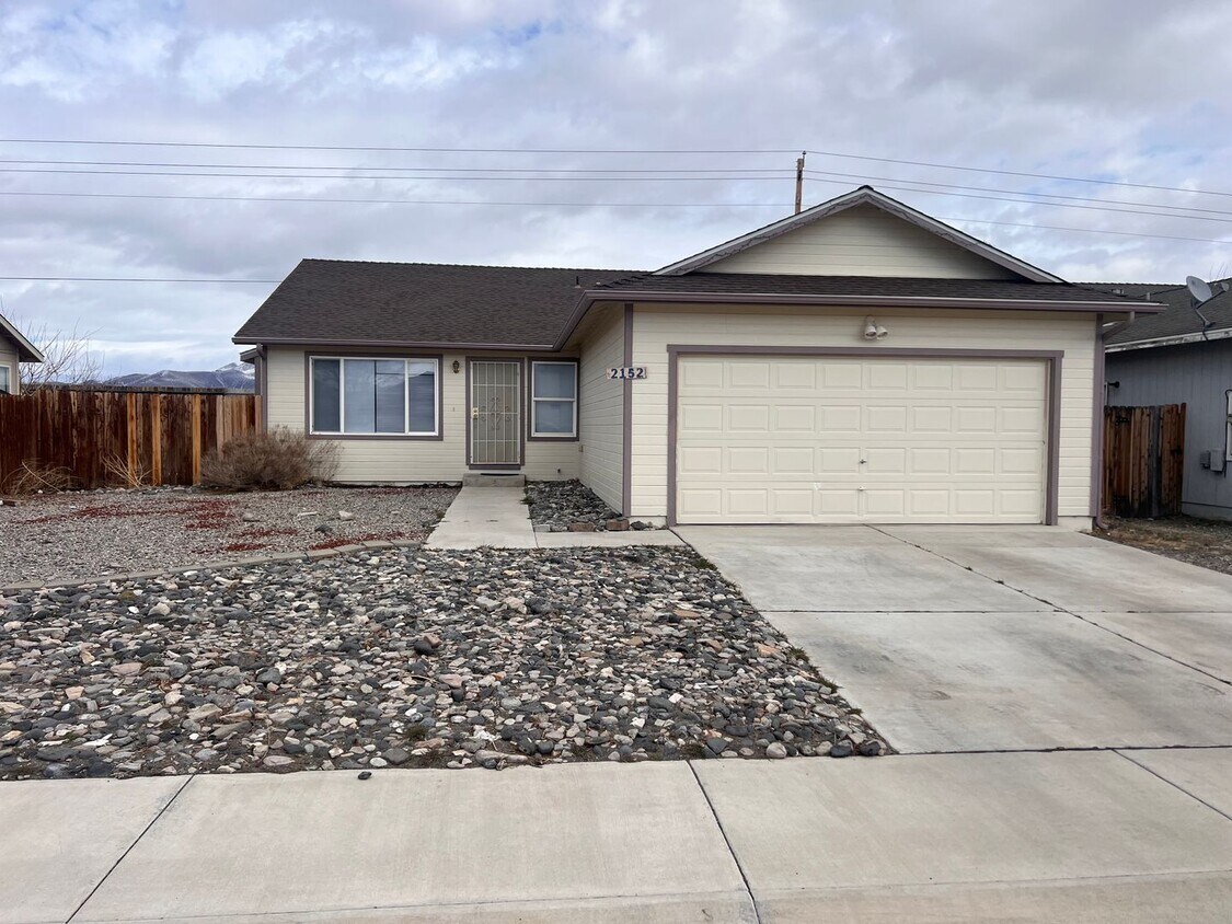 Foto principal - Beautiful 3 bedroom Fernley home