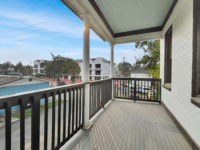 Building Photo - 312 W 42nd St