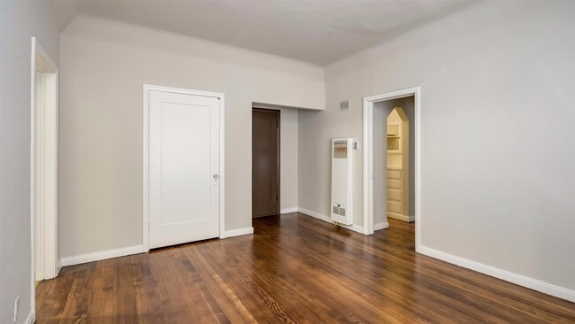 Sala de estar - 437 N Oakhurst Dr