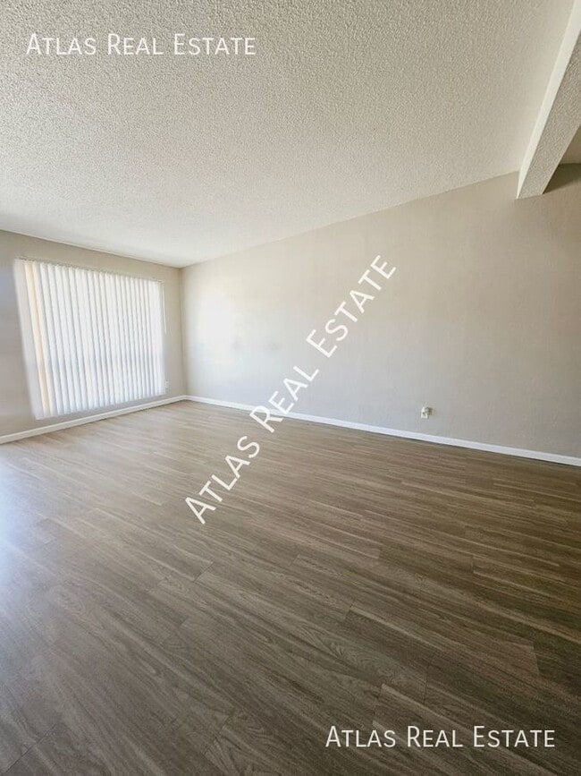 Building Photo - 7015 E Wilshire Dr