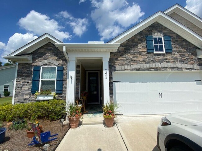 Building Photo - 9249 Crossbill Dr
