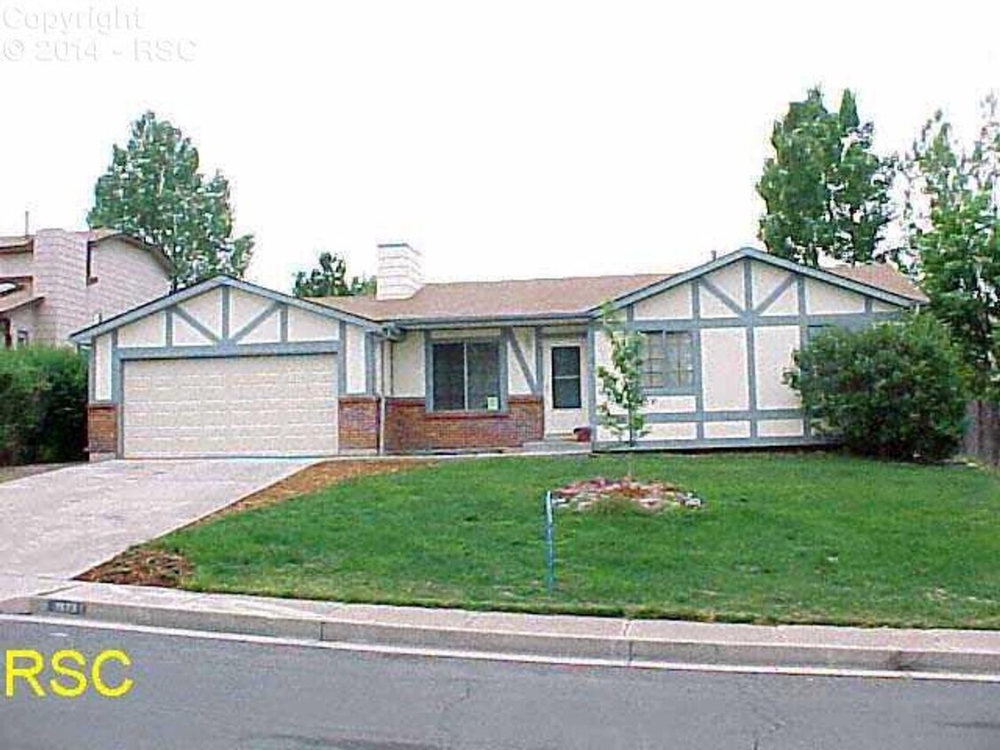 Foto principal - Ranch Style Home for Rent in D20 Schools w...