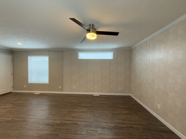 Foto del edificio - 38064 Leverette Ave