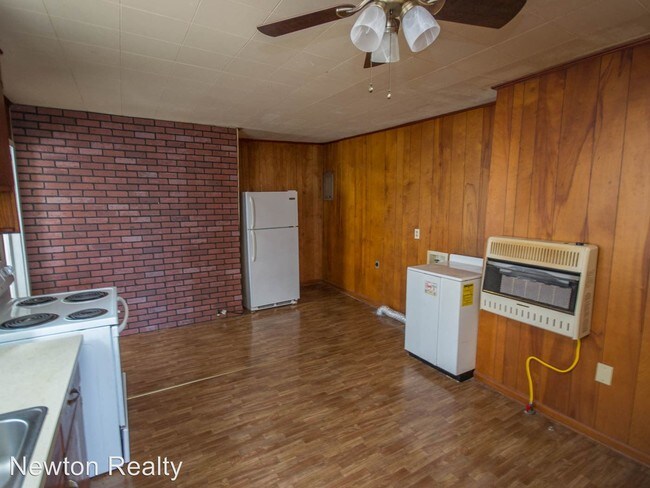 Building Photo - 716 1st Ave