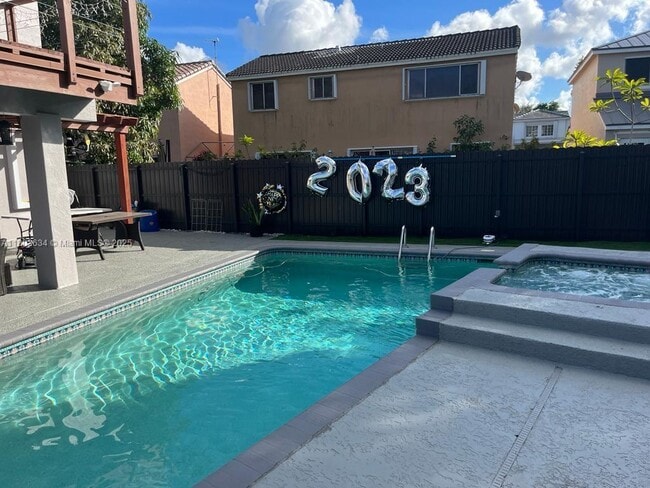 Foto del edificio - 9953 SW 154th Ct