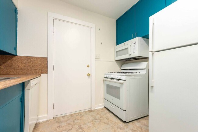 Foto del edificio - 1013 E 10th St