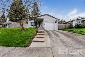 Building Photo - 645 S 91st St