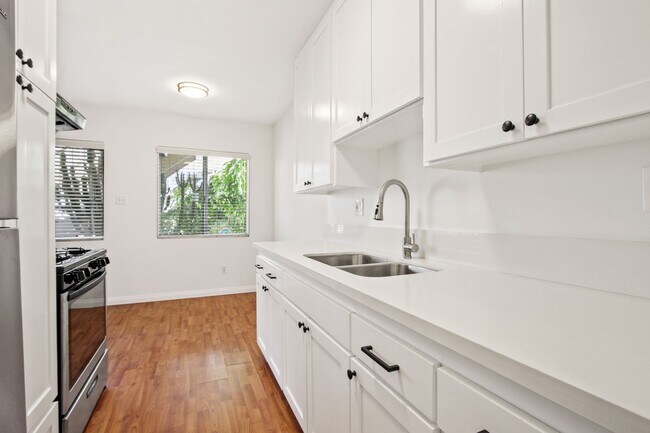 Foto del edificio - 1449 Princeton St