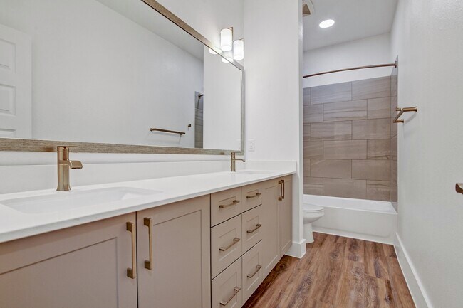 Foto del edificio - 28325 Birnham Woods Dr