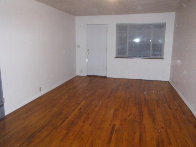 Hardwood Living Room - 500 Remington St
