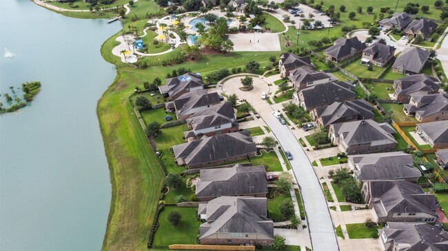 Foto del edificio - 2707 River Run Rd