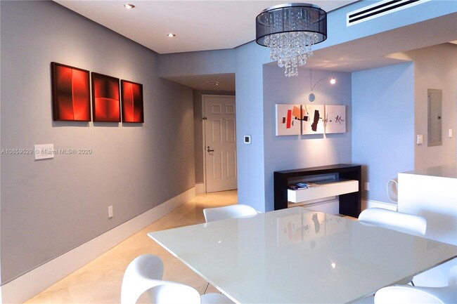 Building Photo - 16699 Collins Ave