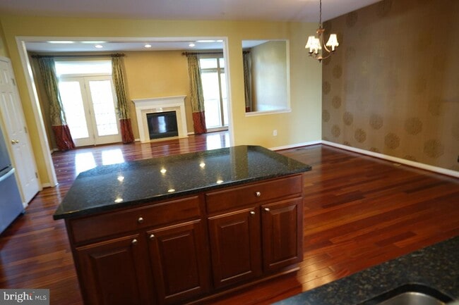 Building Photo - 10792 Enfield Dr
