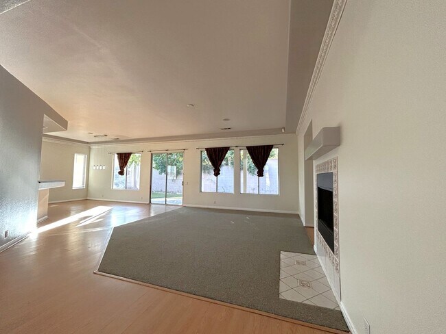 Foto del edificio - AVAILABLE NOW!! 4 Bedroom 3 Bathroom HOME ...