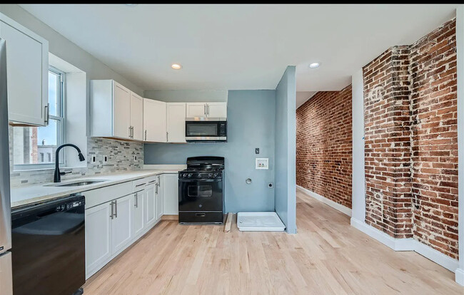 Kitchen pic1 - 1614 E Lanvale St