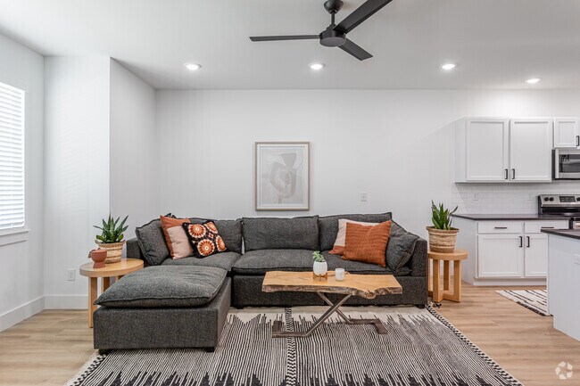 2HAB, 2.5BA - Elm Tree Townhomes