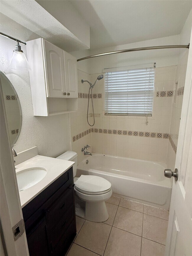 Building Photo - 11731 Bowie Dr