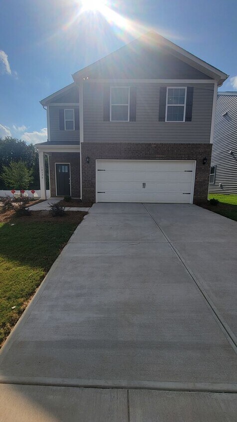 Foto principal - Brand New Community Hamilton Woods in Stee...