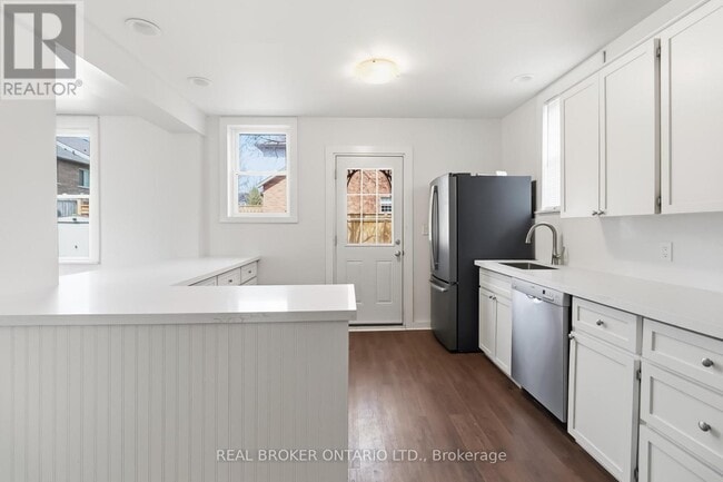 Building Photo - 295 Plains Rd W