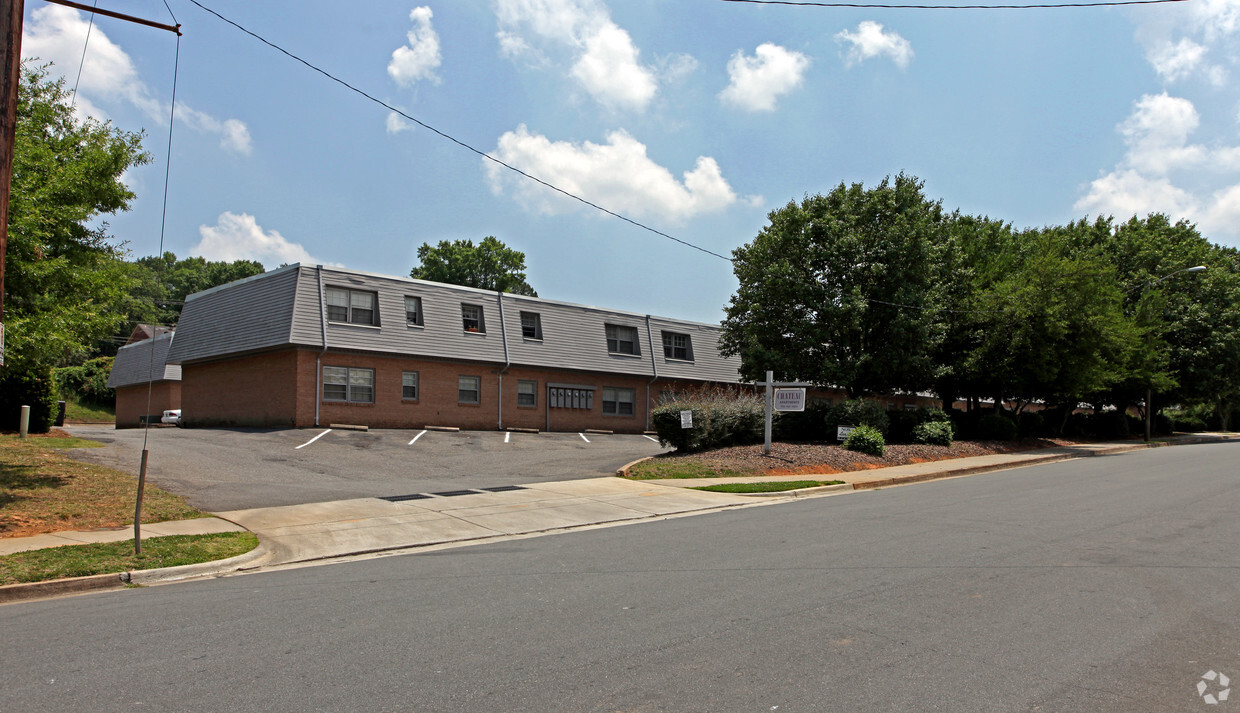 Building Photo - Chateau Apartments