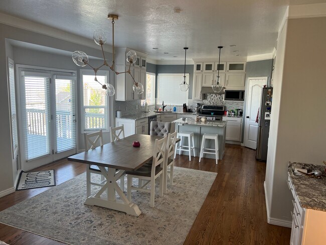 Kitchen - 773 E Park School Rd
