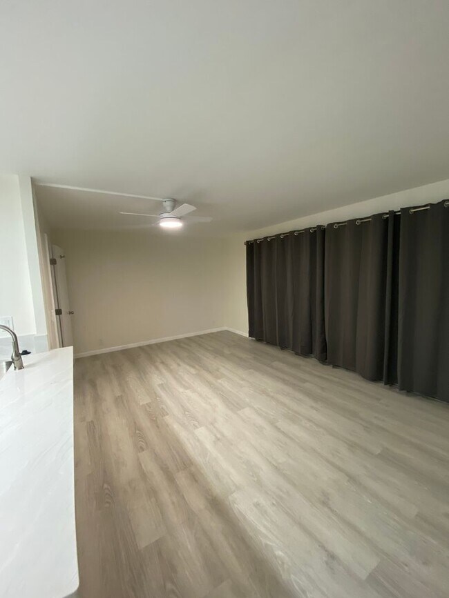 Foto del edificio - Newly Renovated 1 Bed. 1, Bath, 1 parking in Moilili.