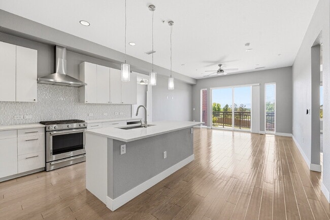 $3,045.95, 2 Beds - 2 Bath, Condo in Denver with Unobstructed Mountain Views! - $3,045.95, 2 Beds - 2 Bath, Condo in Denver with Unobstructed Mountain Views!