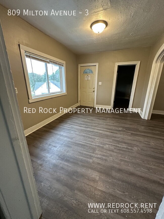 Building Photo - 809 Milton Ave