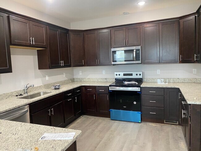 kitchen - 1279 Huber Dr