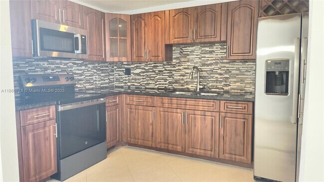 Foto del edificio - 1475 NE 125th Terrace