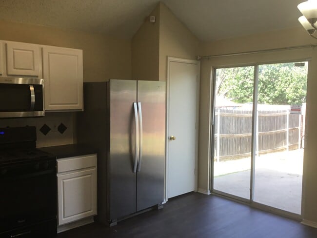 Foto del edificio - 7605 Stanhope Ln