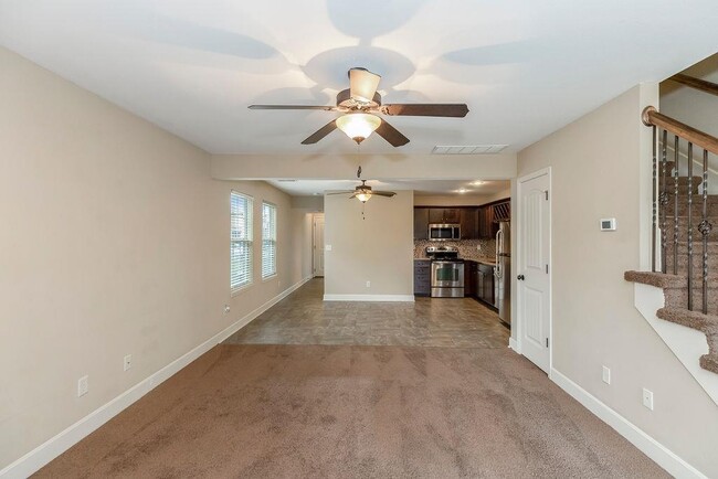 Building Photo - 12310 Fox Creek Dr