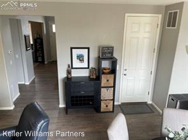 Foto del edificio - 4 br, 3 bath House - 7114 Laurel Cherry Ct