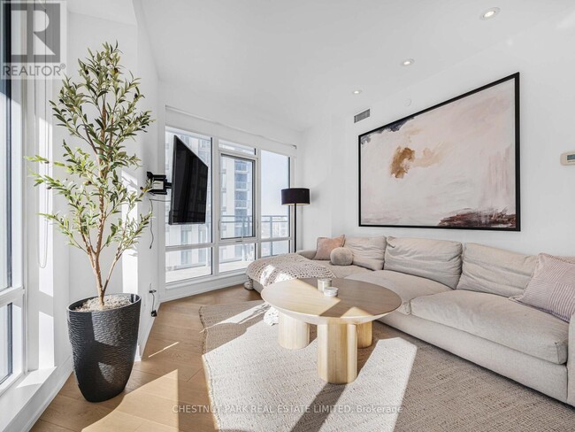 Building Photo - 21 Widmer St