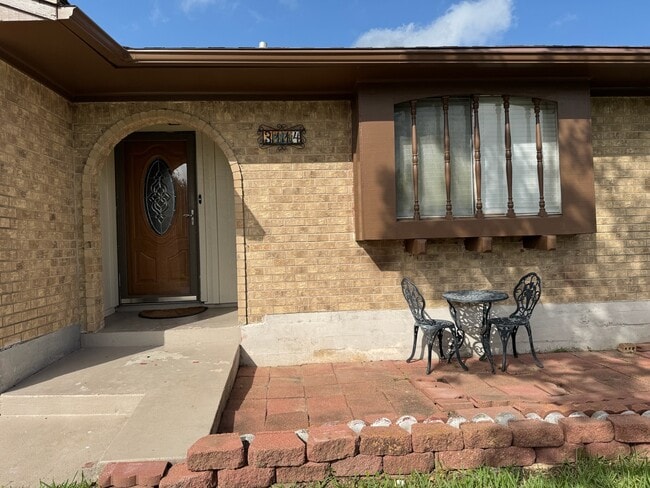 Building Photo - 3114 Kleinmann Ave