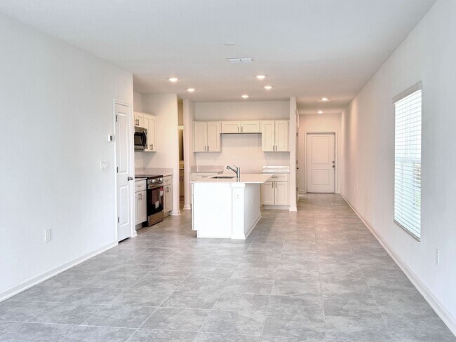 Foto del edificio - 2024 3-Bedroom, 2-Bathroom Home in Eagle Lake