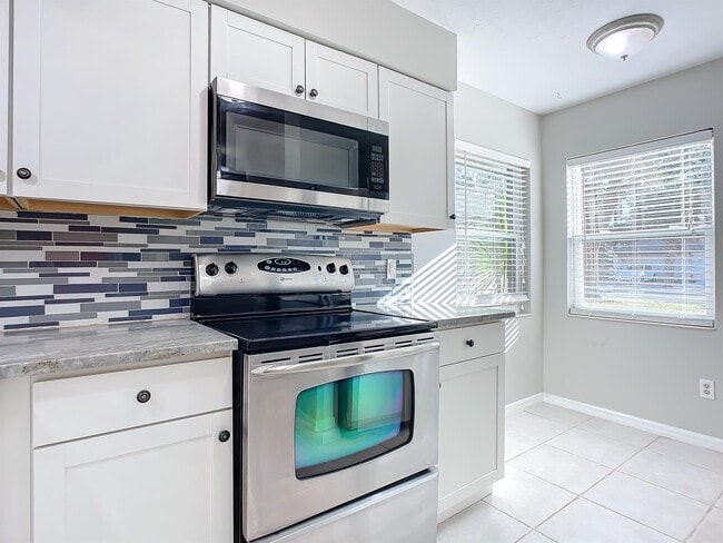 Building Photo - 4528 Nettle Creek Ct