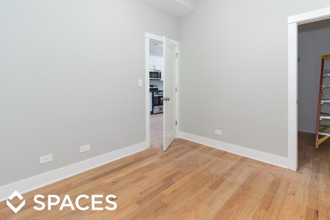 Foto del edificio - 2119 W Chicago Ave