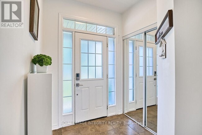 Photo du bâtiment - 114 Battersea Cres