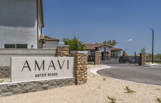 Single-family homes in the heart of North Phoenix. - Amavi Aster Ridge