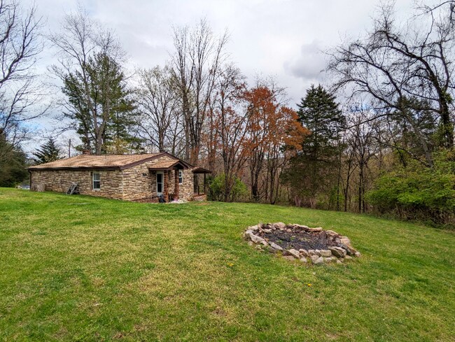 Foto del edificio - 600 Mountain View Dr