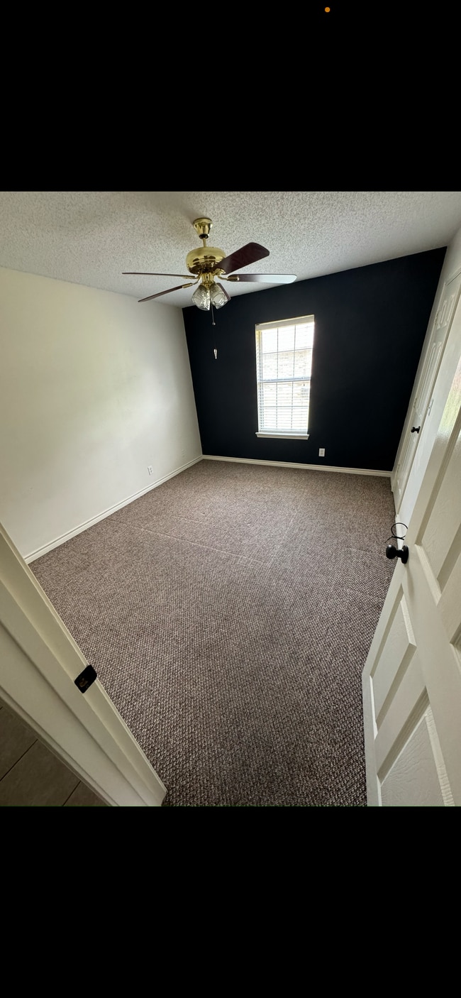 Building Photo - 470