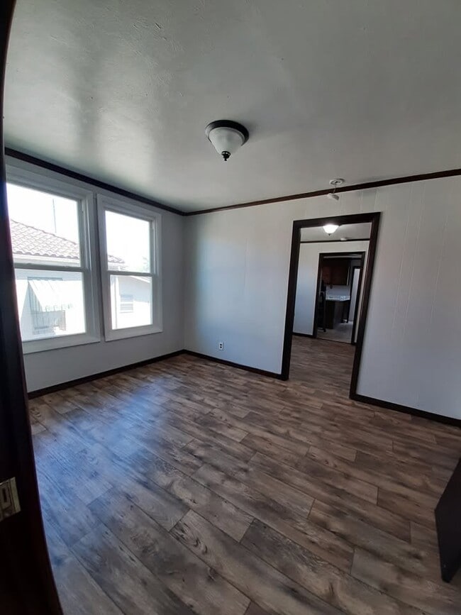 Foto del edificio - 3212 E Magnolia Ave
