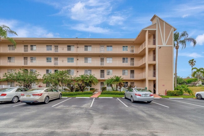 Building Photo - 6795 Huntington Ln