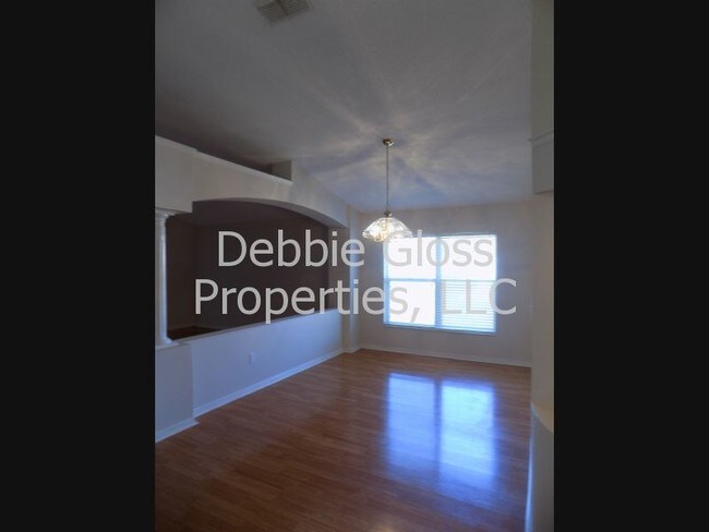 Building Photo - 922 Brightview Dr