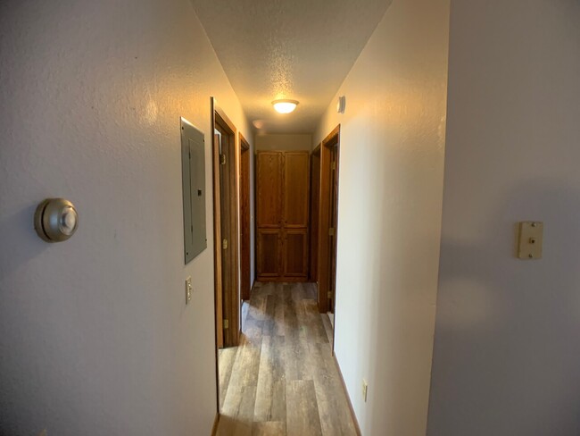 Building Photo - Kaeding Apartments - 325 14th Ave SE