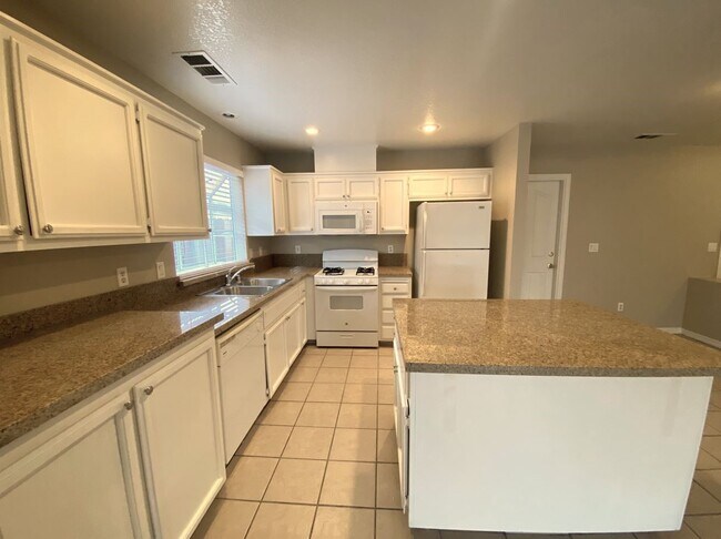 Building Photo - 2966 Bea Dr