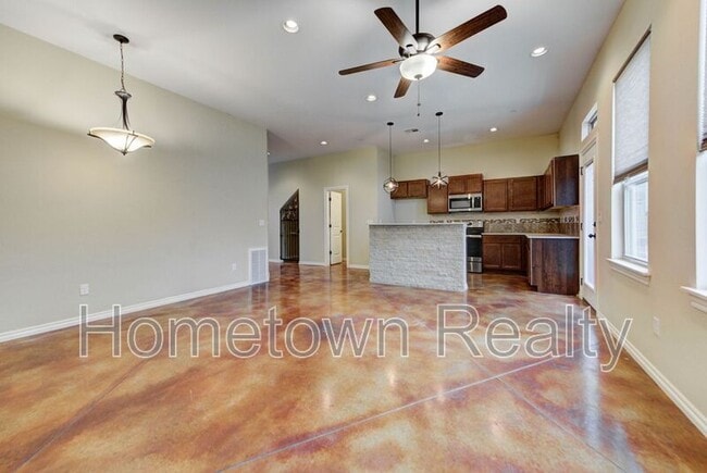Photo - 463 S Fretz Ave Townhome