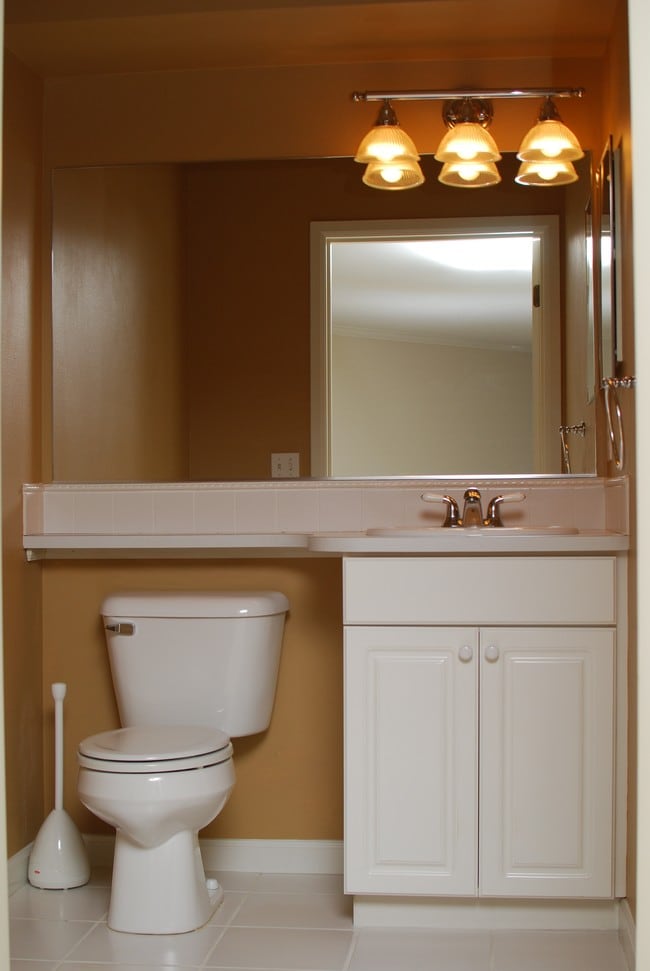 Guest bathroom - 1417 Queen Anne Ave N